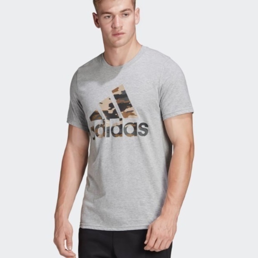 NWT men’s Adidas BADGE OF SPORT CAMO TEE SIZE S